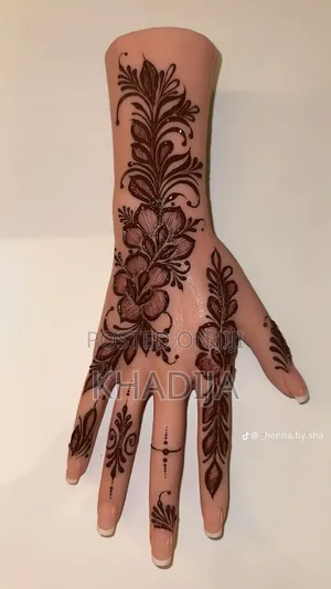 Huduma ya Kuchora Henna