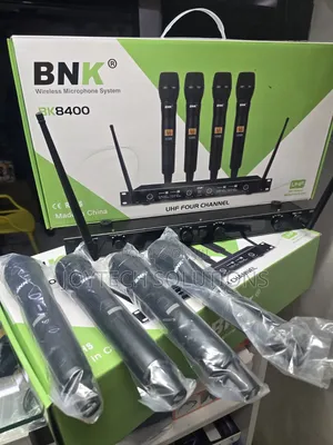 BNK BK8400 UHF 4-Channel Wireless Microphone System