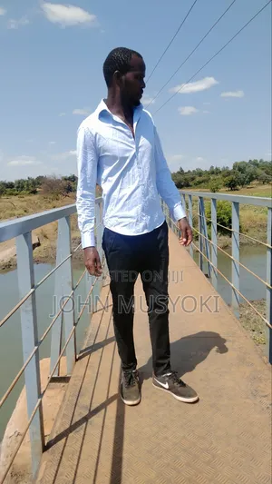 Mtafuta Kazi - Mwanaume Mtiifu na Mwenye Heshima