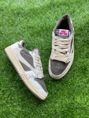 Air Jordan 1 Low Reverse Mocha