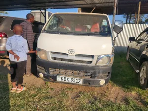 Toyota HiAce 2009 White