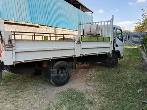 Mitsubishi Canter Mini Truck 2014
