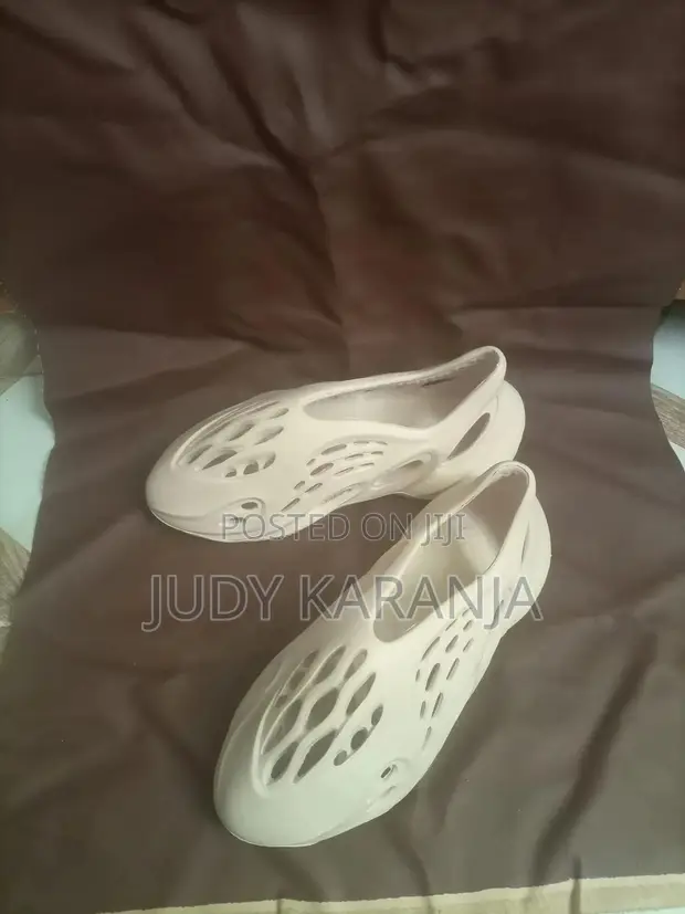 Yeezy Foam Runner - Kahawia - 1