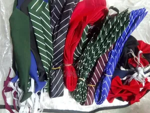 Tai za Shule na Makampuni, Bowties