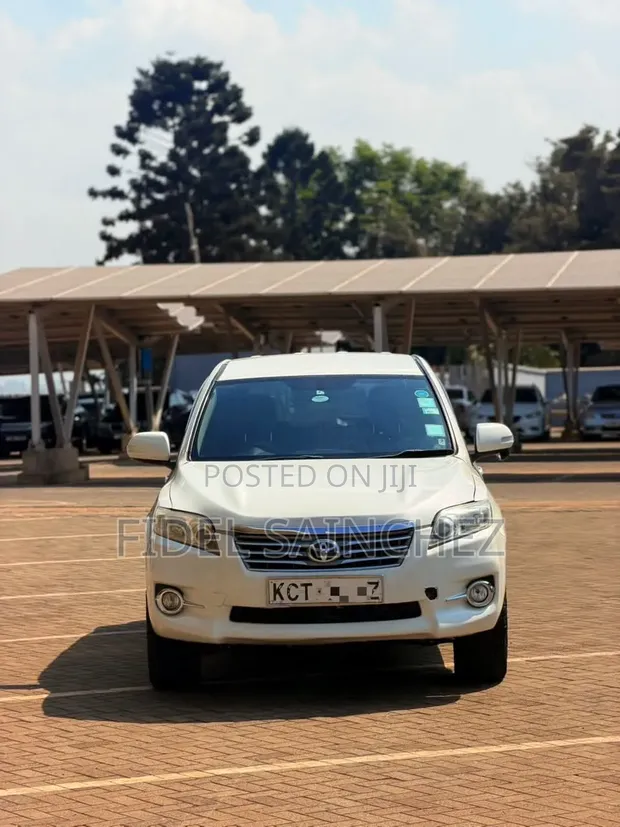 Toyota Vanguard 2011 Nyeupe - 1