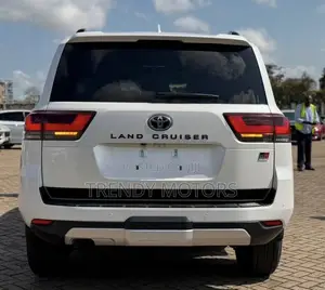 Toyota Land Cruiser LC300 GR Sport 2023