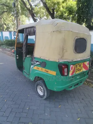 Piaggio Pikipiki Aina ya Scooter 2023 Kijani
