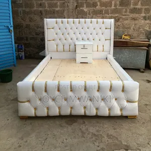 Kitanda cha Kisasa cha Executive - 5x6 ft na Droo ya Kando