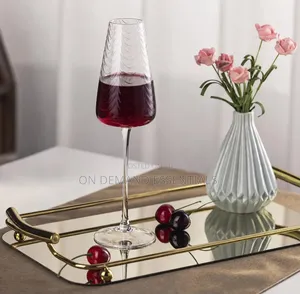 Glasi za Champagne/Mvinyo zenye Shina Ndefu na Muundo wa Mawimbi