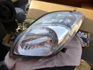 Toyota Vitz 2008 Headlight Isiyo Xenon