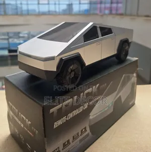Gari la RC la Tesla Cybertruck - Udhibiti wa Mbali wa 2.4GHz
