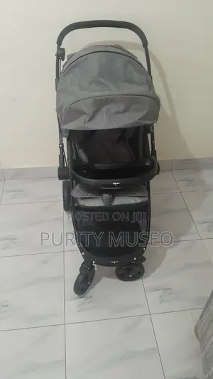Pramu ya Mtoto Babytrend Iliyotumika