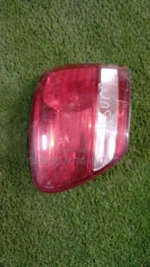 Toyota Ipsum Taillight (Used)