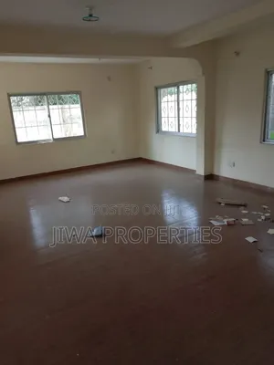 Maisonette ya Vyumba 4 Nairobi Estate, Mtambo Inapangishwa