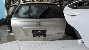 Boot ya Toyota Avensis