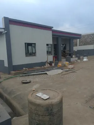 Huduma za Ujenzi na Makandarasi
