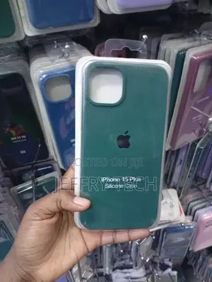 Kifuniko cha Kijani Kibichi cha Silicone kwa iPhone 15 Plus