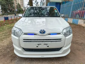 Toyota Succeed 2020 Nyeupe Hybrid