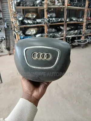 Audi A3 8V Airbag ya Steering (Iliyotumika)