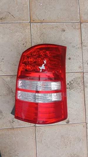 Taa ya Nyuma kwa Toyota Wish 2005