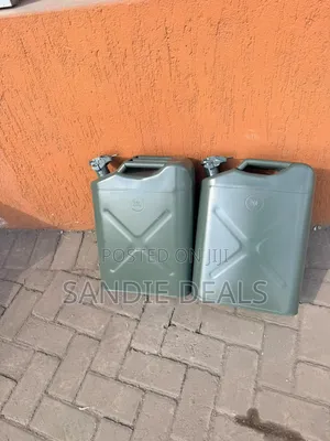 Jerrycan ya Chuma ya Kubebeka