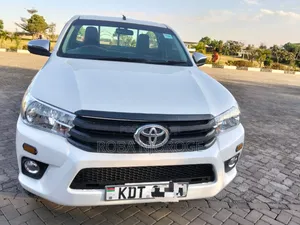 Toyota Hilux Single Cab 2025