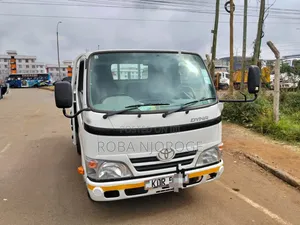 Toyota Dyna 2015 - Pearl