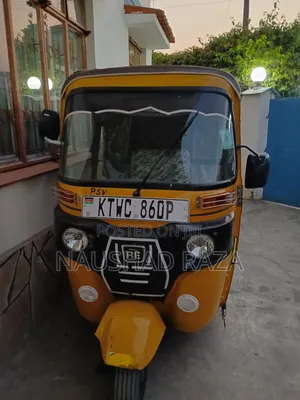 Bajaj Tuk-Tuk 2022 Yellow