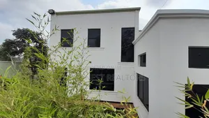 Townhouse ya Vyumba 4 Runda Inapangishwa