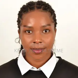 Mhitimu wa Teknolojia ya Habari za Biashara Anatafuta Kazi