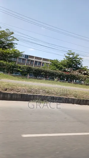 Viwanja vya Biashara Isinya Highway