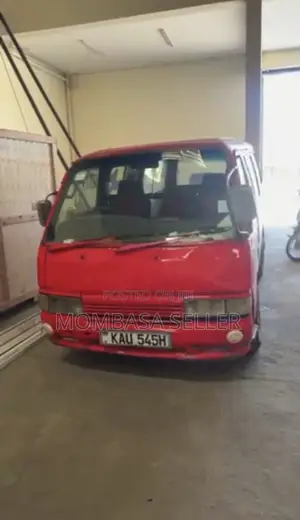 Nissan Caravan (Urvan) 2006 Nyeusi