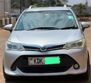 Toyota Corolla Fielder 2015 Nyeupe