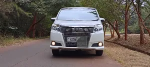 Toyota Esquire 2016 Nyeupe