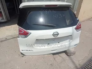 Nissan X-Trail NT32 Tailgate 2014 (Iliyo tumika)