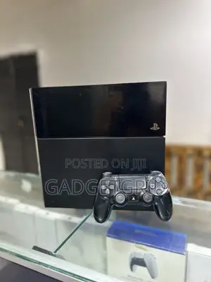 PS4 Standard 1TB Chipped with 13 Games + 1 Controller