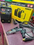 Mashine ya Kuchomea Dewalt 500 Amps - 2