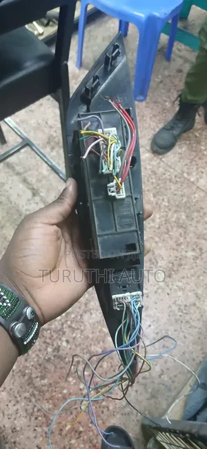 Nissan Juke/X-Trail Door Main Switch