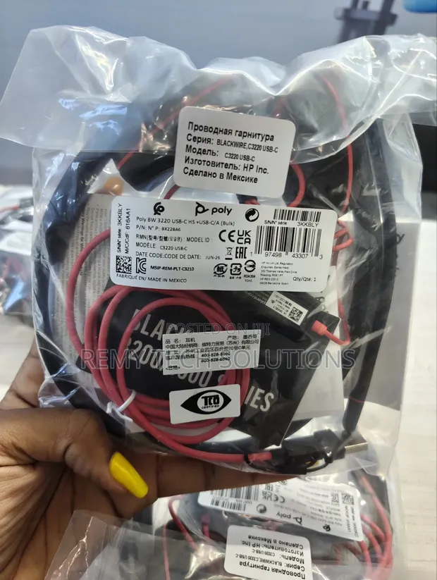 Poly Blackwire 3220 USB-C + USB-A Headset - 1
