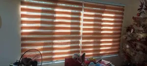Ofisi ya Horizontal Blinds - Mpya Kabisa