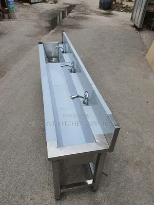 Sinki la Kunawia Mikono la Biashara lenye Taps 3