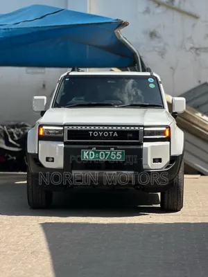 Toyota Land Cruiser Prado 2023 Nyeupe