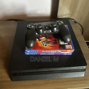 PS4 Slim 500GB (Haijafanyiwa Chip)