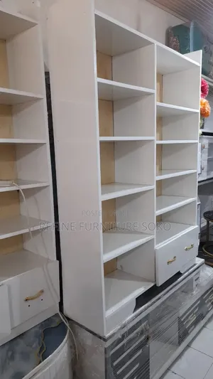Modern White Spacious Shoerack