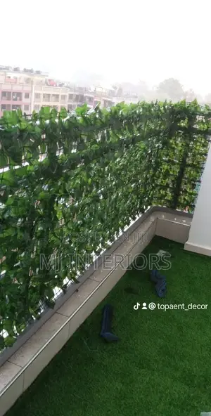 Dense Artificial Privacy Fence Roll