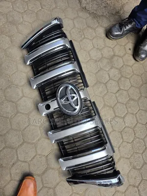 Grille ya Prado 150 160 yenye Nafasi ya Kamera