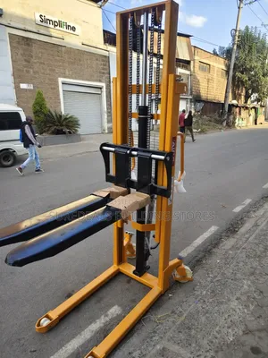 Pallet Stacker ya Tani 1.5 ya Hydraulic ya Mwongozo
