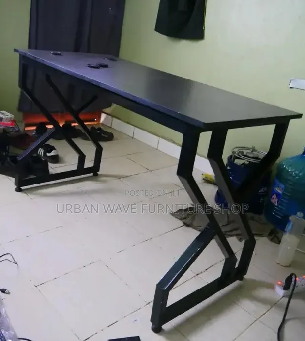 Study Abroad Desk - 1