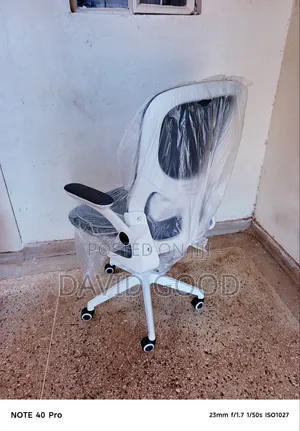 Kiti cha Ofisi cha Mesh Kinachozunguka
