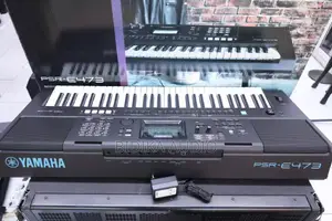 Yamaha PSR-E473 61-Key Digital Keyboard